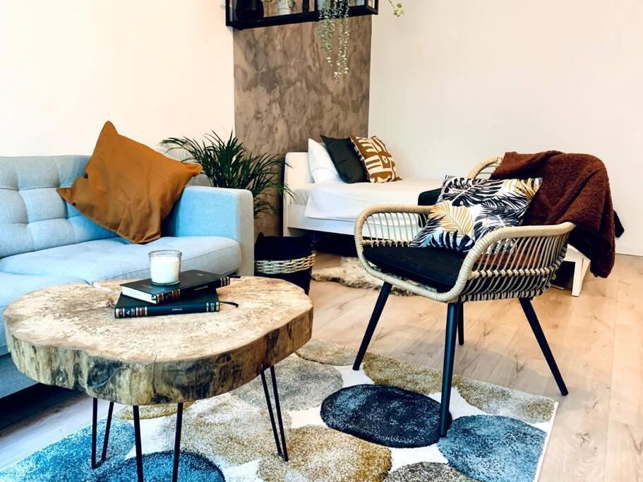 شقة Heart Of The City - Modern Studio With Balcony بوخارست المظهر الخارجي الصورة