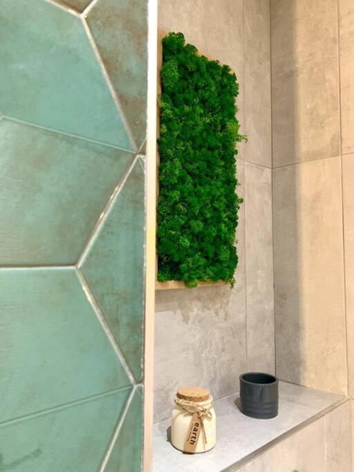 شقة Heart Of The City - Modern Studio With Balcony بوخارست المظهر الخارجي الصورة